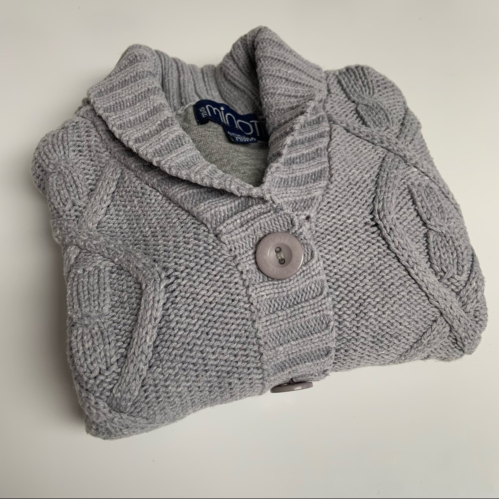 Grey Knit Cardigan 🧶